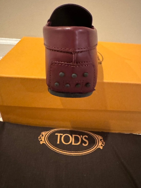 Tod’s Men City Gommino Loafer Size 8.5